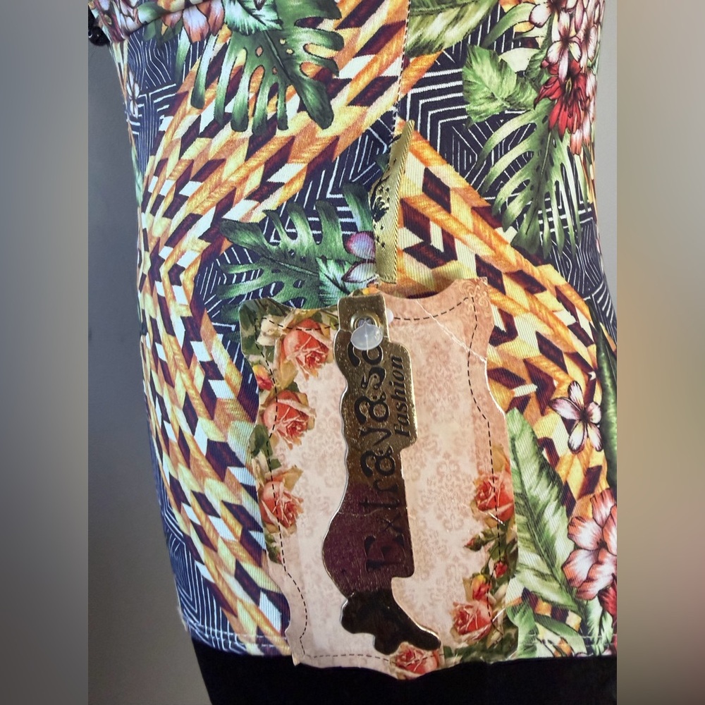 Rave Multicolor Tropical Patterned Garment - Picture 4 of 11